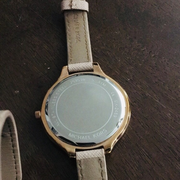 Michael Kors Slim Runway Watch - Picture 3 of 3